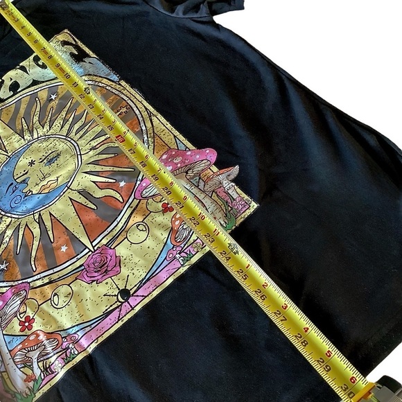 Vintage Design Graphic T-Shirt in Midnight Short Sleeve Crew Neck New! Size XL - Picture 10 of 14